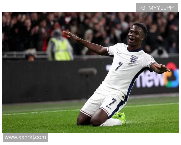 英格兰足球明星的辉煌历程与影响力探讨 英格兰足球明星的辉煌历程与影响力探讨