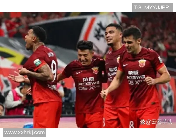 赛后分析:上海足球队与广州足球队的战术配合与表现评估 赛后分析:上海足球队与广州足球队的战术配合与表现评估