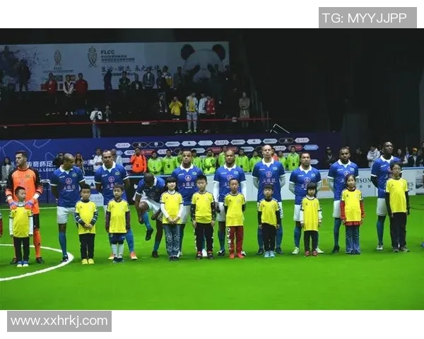 足球明星的卡通画世界:展现绿茵场上的传奇与魅力 足球明星的卡通画世界:展现绿茵场上的传奇与魅力