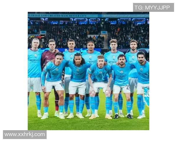 足球明星背后的辛酸故事与荣耀对比揭示职业生涯的艰辛与挑战